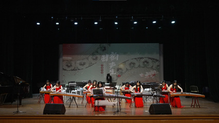 文藝芳華綻滿園 校大學(xué)生藝術(shù)團(tuán)系列專場(chǎng)演出在奉賢校區(qū)璀璨上演